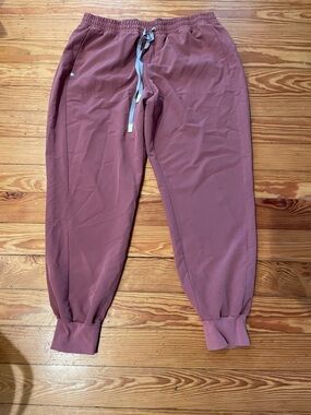 Figs Dusty Mauve Cropped Jogger Pants